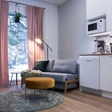 Studio 7, Air-Conditioned, 1 Free Parking, Calm Own Entrance Jyvaskyla Exterior photo