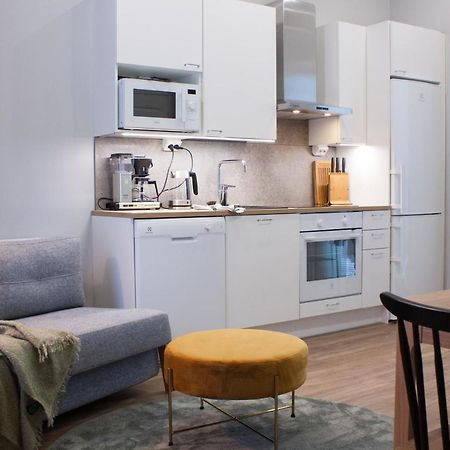 Studio 7, Air-Conditioned, 1 Free Parking, Calm Own Entrance Jyvaskyla Exterior photo
